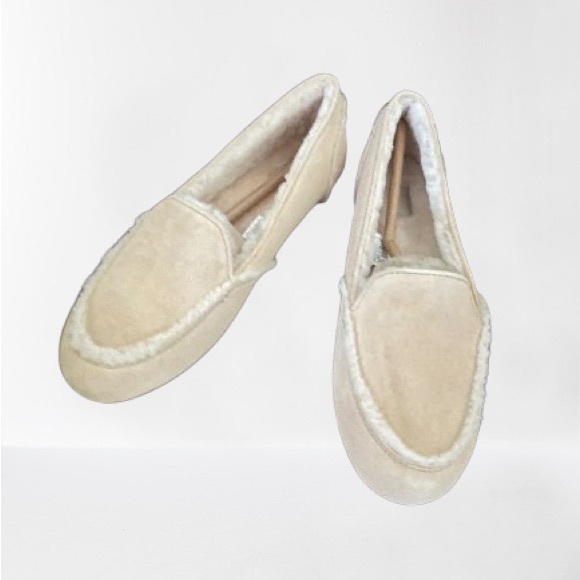 UGG Women’s Hailey Loafer Slippers 10 - Picture 1 of 4